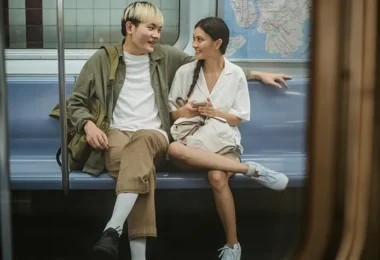 Wisata Romantis Naik Transportasi Umum di Jakarta